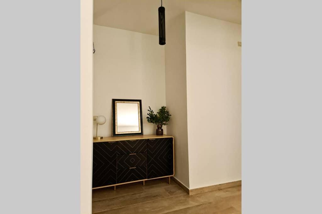 Modern Apt In The Heart Of Glyfada - Literally!! Ateny Zewnętrze zdjęcie